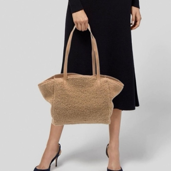 NEIMAN MARCUS Reversible Shearling Tote Leather Trim Camel Sherpa Fuzzy Bag - Picture 1 of 9